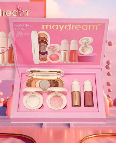 طقم مكياج أحمر خدود و إضاءة و ظل عيون من Maydream