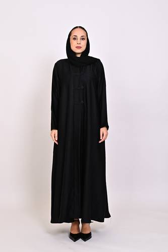 عباية كريب بأزرار يدوية أنيقة