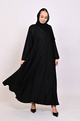 عباية كريب بأزرار يدوية أنيقة
