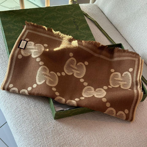سكارف قوتشي 