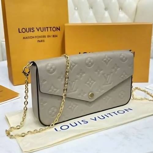 شنطة لويس فيتون Pochette Felicie بيج