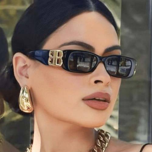 نظارة بالنسياغا