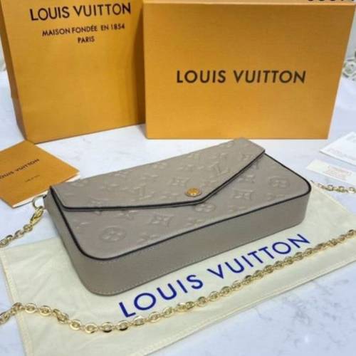 شنطة لويس فيتون Pochette Felicie بيج