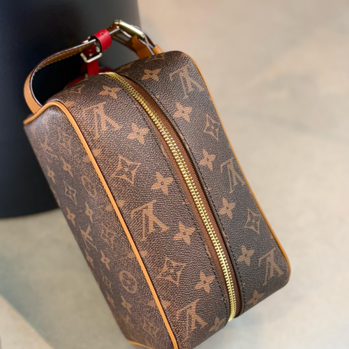 لوي فيتون  Wash Bag 