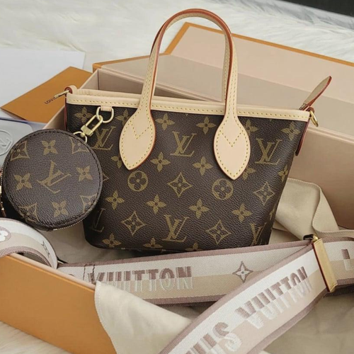 شنطة لوي فيتون Neverfull BB