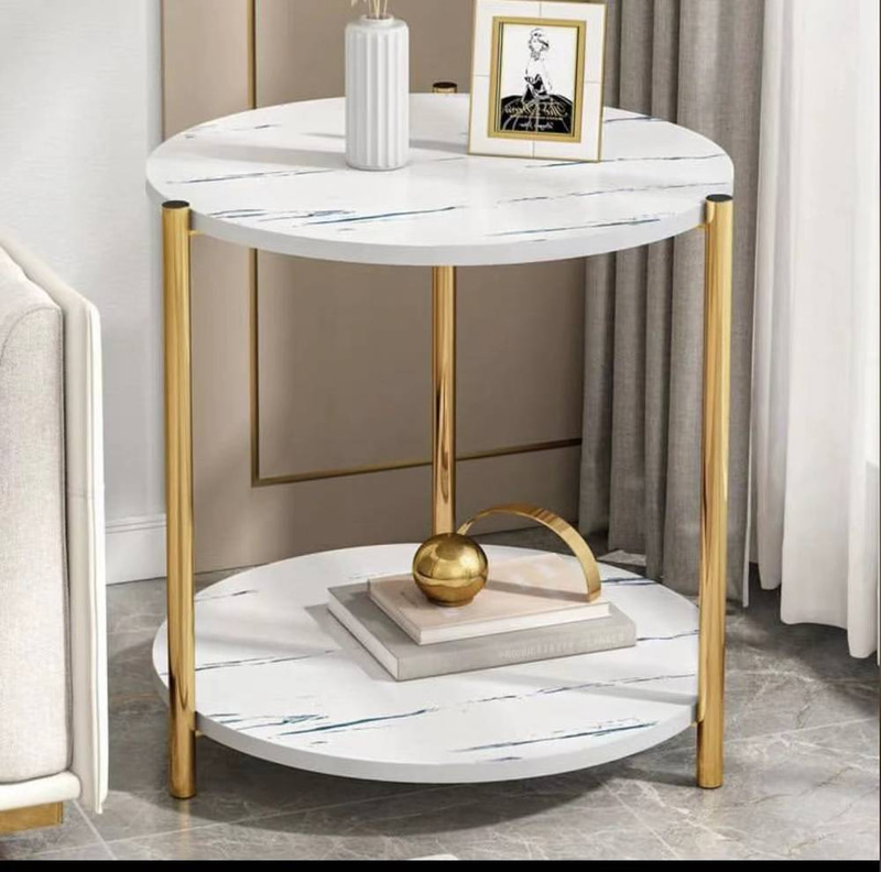 طاولة خدمة دائرية برفين بتصميم رخامي بقاعدة ذهبية وتصميم عصري