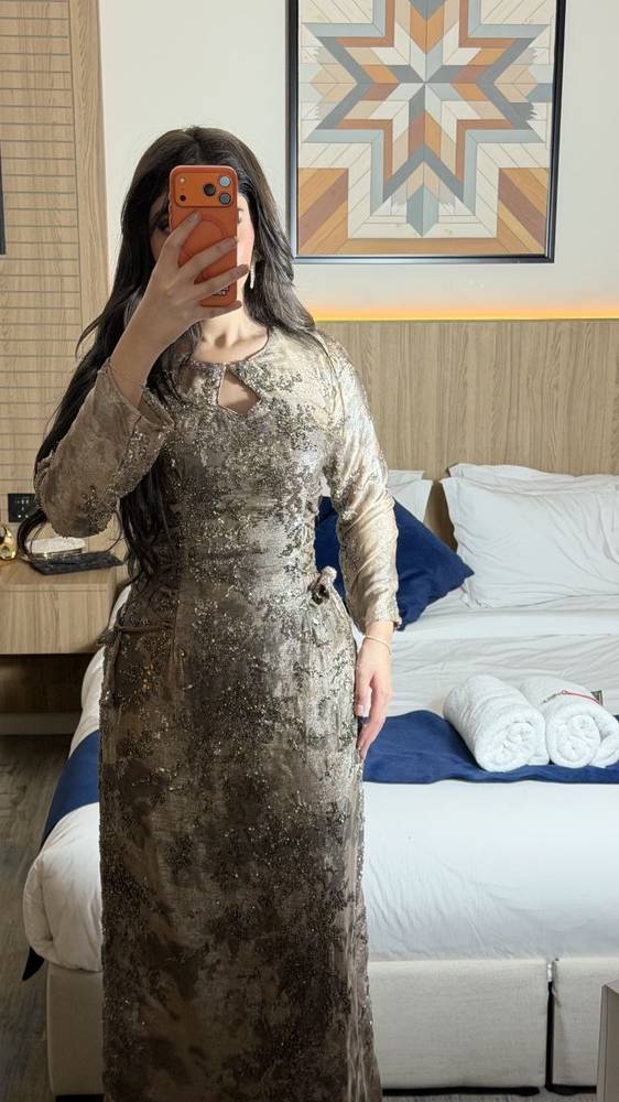 فستان سهرة باكمام طويلة 