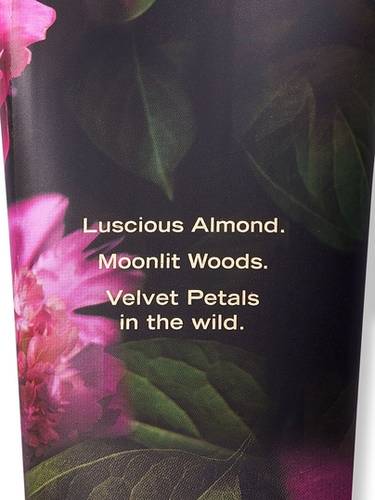 Velvet Petals Untamed لوشن معطر فيكتوريا سيكريت -236مل