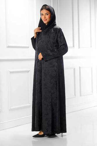 عباية نص كلوش بأكمام عملية