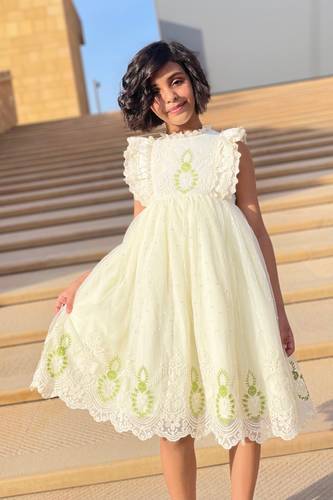  فستان بناتي بلون وردي