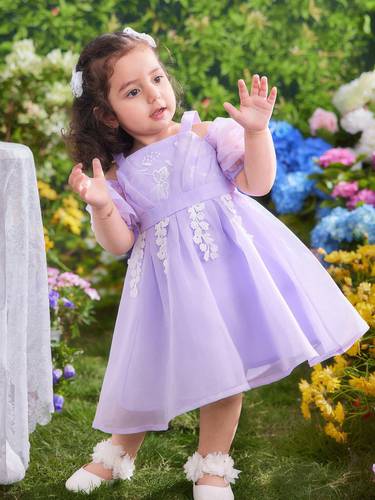 فستان صيفي أنيق وجميل للفتيات الصغار