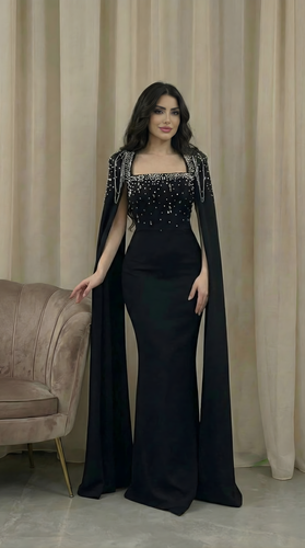 فستان كريب طويل مزين بالكريستال