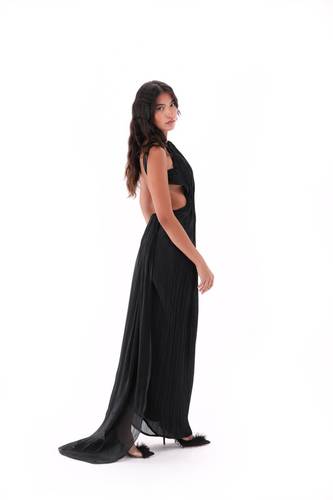 BLACK SLEEVE DRESS