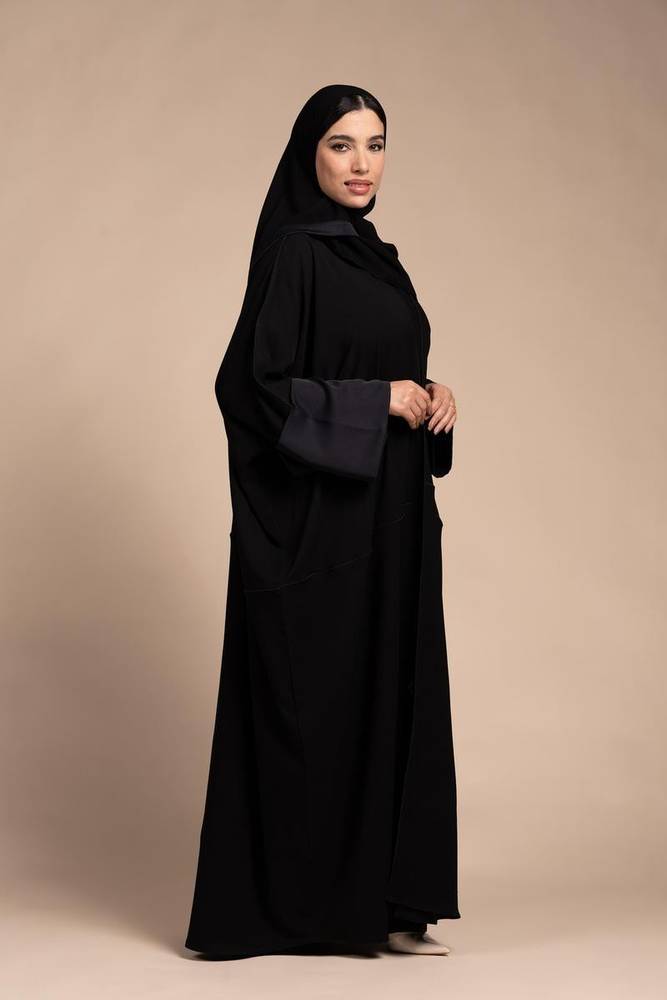 عباية كلاسيك اسود كم مقلوب