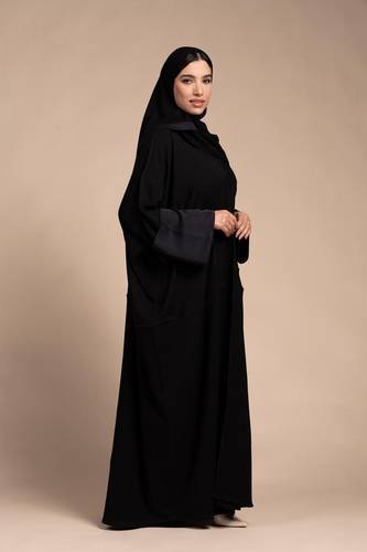 عباية كلاسيك اسود كم مقلوب