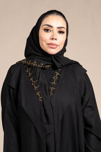 عباية بروش كلوش أسود بتطريز