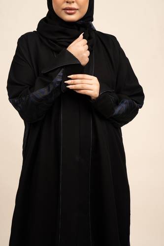 عباية كتان بتدخيلة جاكار كحلي