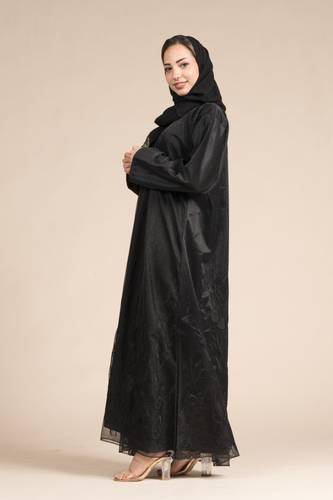 عباية كلاسيك اورقنزا أسود بتطريز أسود