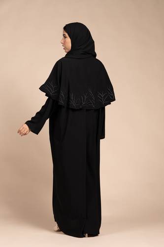 عباية بروش كلاسيك أسود مع تطريز