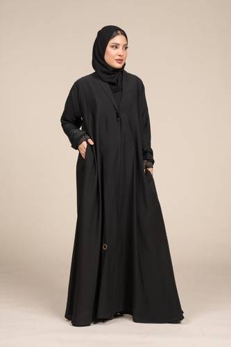 عباية كلاسيك بكلفة دانتيل ناعمة