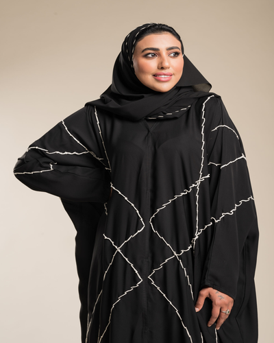 عباية بشت اسود بتطريز