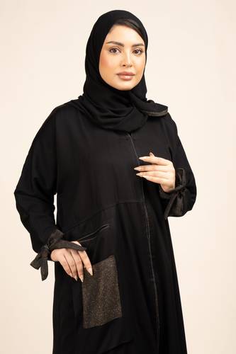 عباية باكمام ذهبية