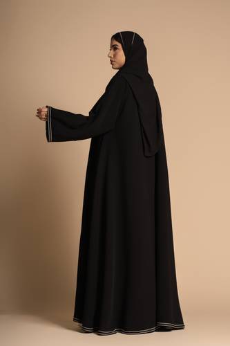 عباية كلوش و تطريز ابيض