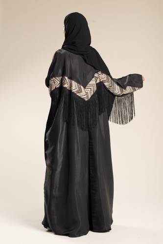 عباية فراشة لامعة بهدب