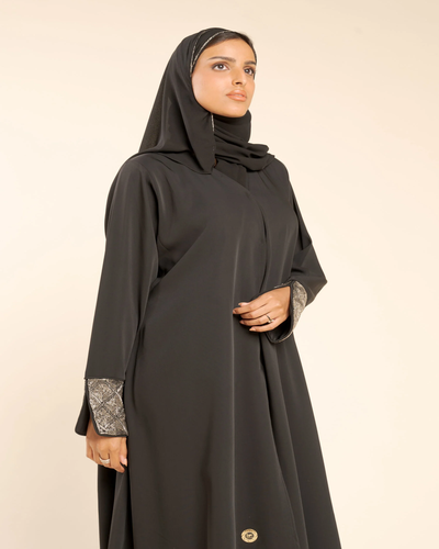 عباية كريب بكلفة فاخرة