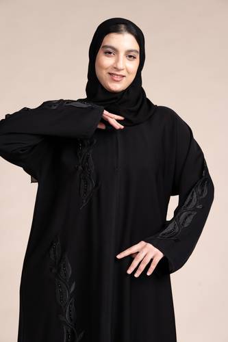 عباية عمليه بتطريز و شك