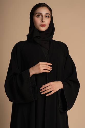 عباية كلوش وتطريز اسود