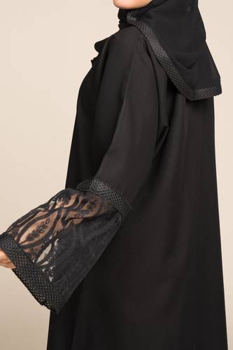 عباية كتان بدانتيل أسود