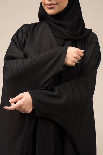 عباية فراشة بدقات زري