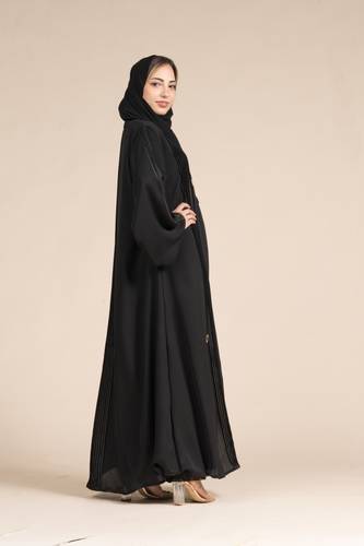 عباية نص كلوش أسود بكسرات وتحديد أبيض