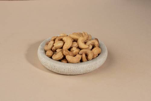كاجو بدون ملح