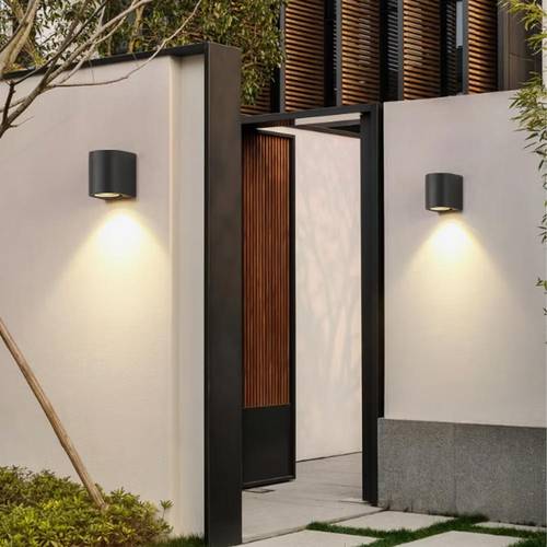 إضاءة جداري - إبليك جداري  إتجاه واحد -IP54-درجة الحماية - جهد التشغيل 220-240V  مناسب للإنارة الخارجية