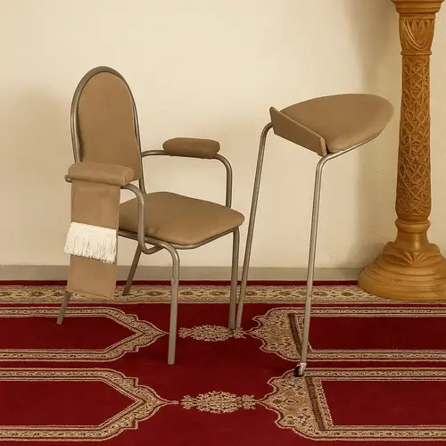 كرسي الصلاة مع طاولة صغيرة