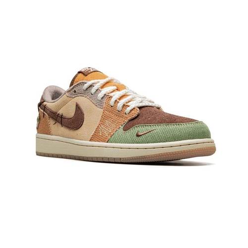 Air Jordan 1 Retro Low Voodoo.