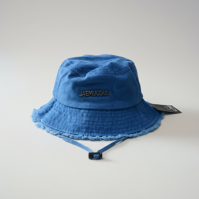  كاب بحري Jacquemus