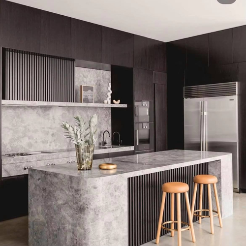 Customized Eco-Friendly Contemporary Oak Cherry Solid Wood Modular Dining & Kitchen Cabinets with Faucet Accessories
