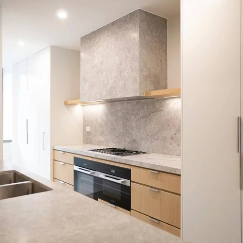 Modern High Gloss Solid Wood Custom Size Stainless Steel Carcase for Dining Mall Use Features Granite Countertop Kitchen Cabinet