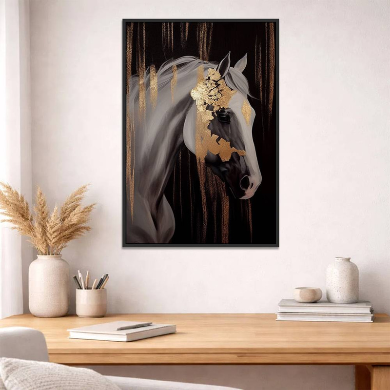 لوحة جدارية - حصان أبيض بزخارف ذهبية فاخرة Rovica