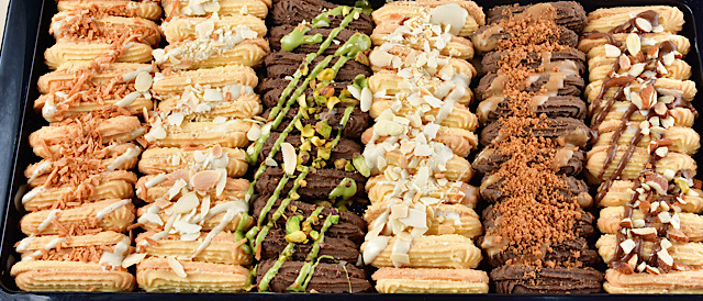 Petit four