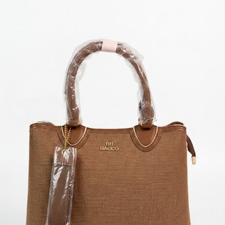 حقيبة نسائية لون بني Brown color