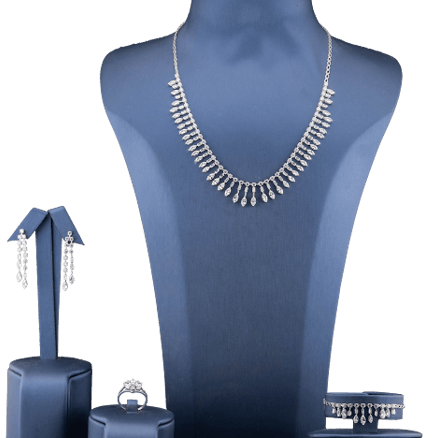 طقم ذهب ابيض عيار 18_image_0