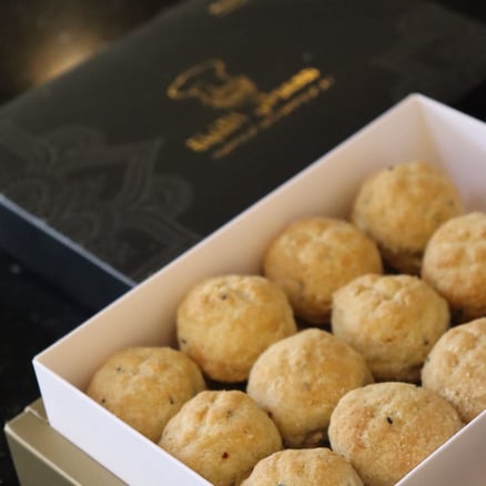 معمول صغير أبيض