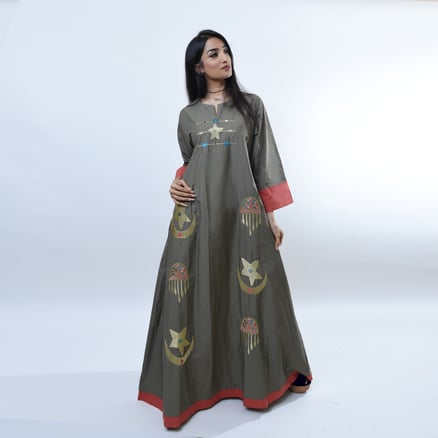 Hilal model from Bint Al Ezz in olive color