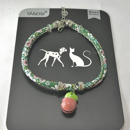Collar for cats with bell