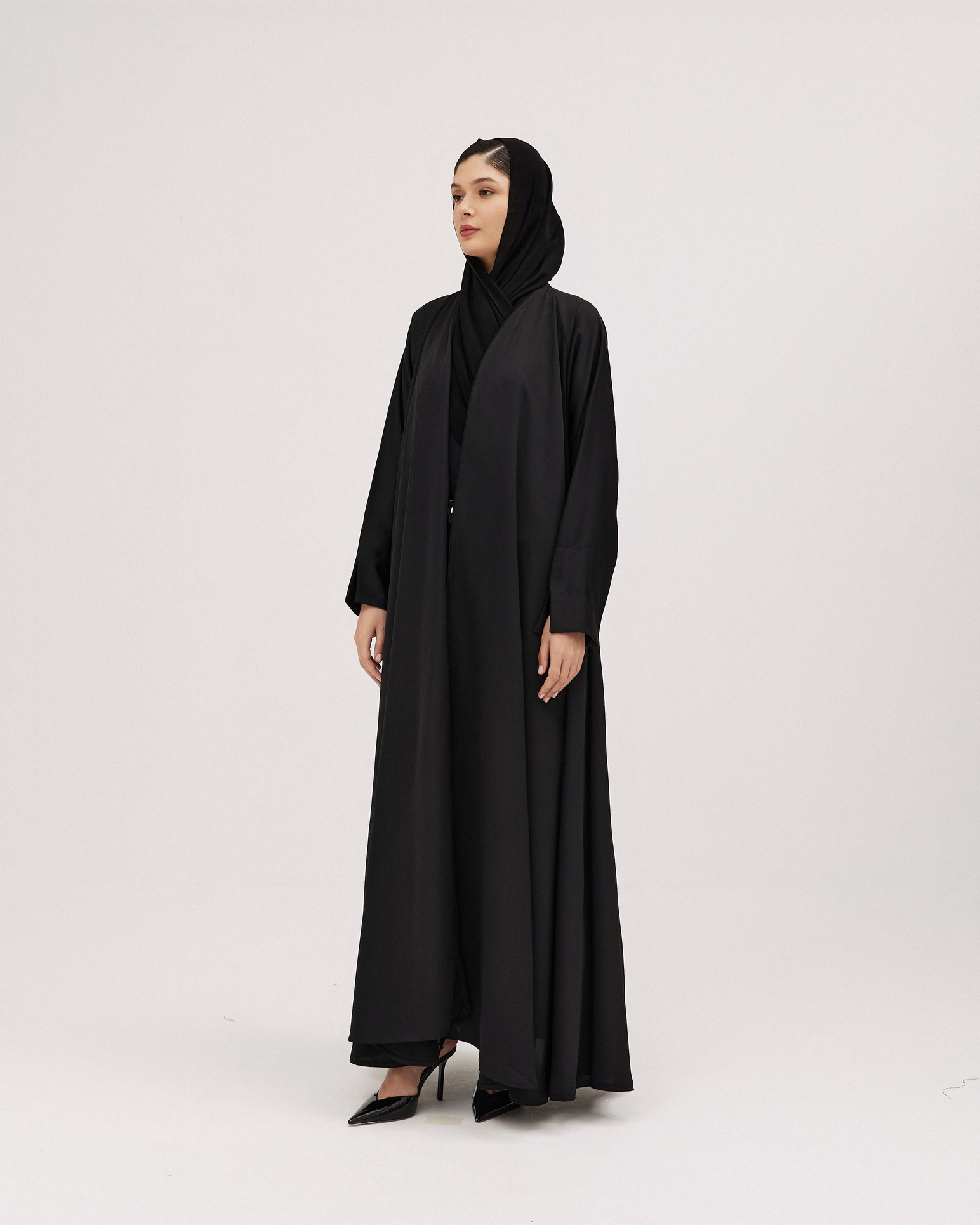عباية أنيقة فخمة