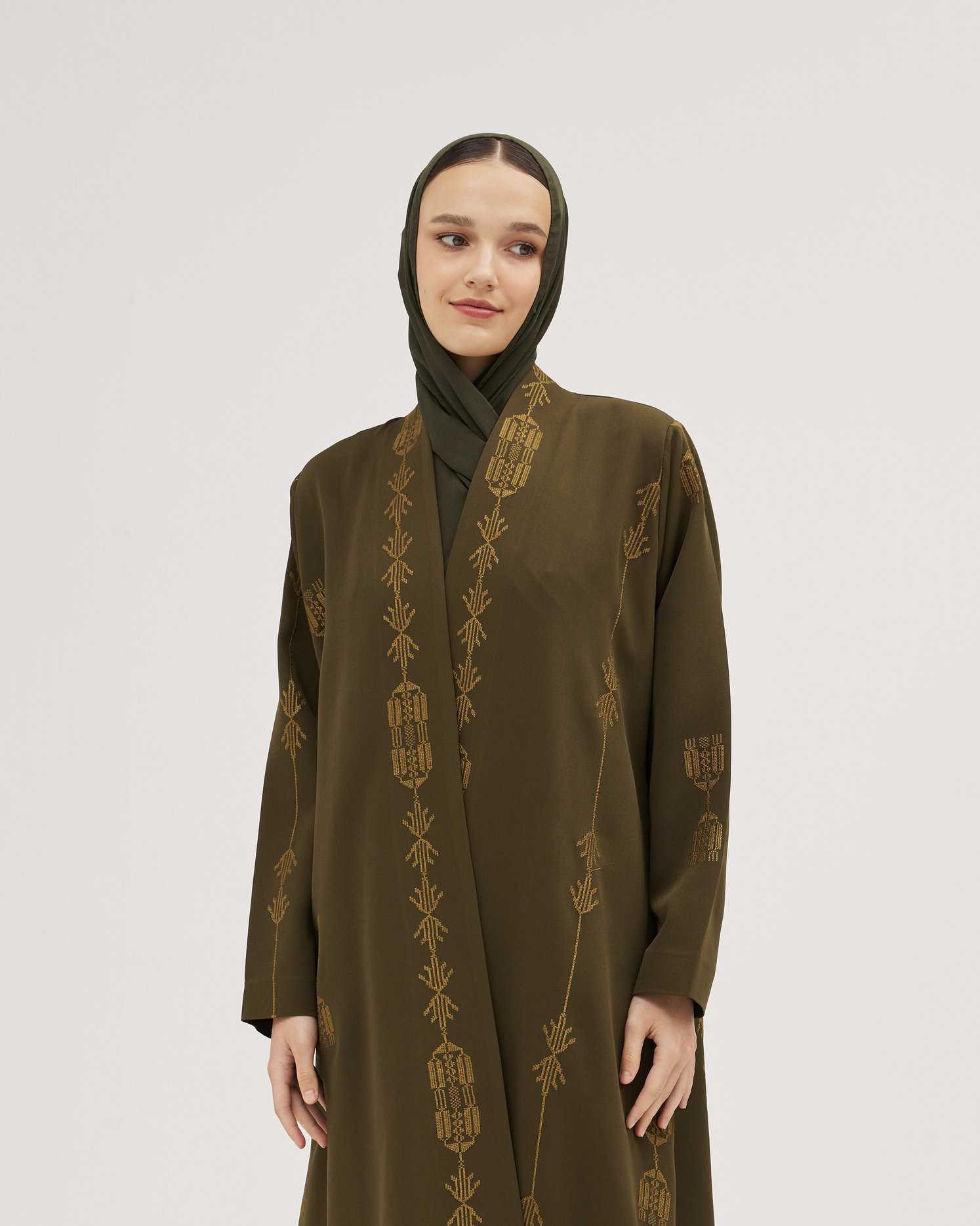 عبايات كريب نص كلوش
